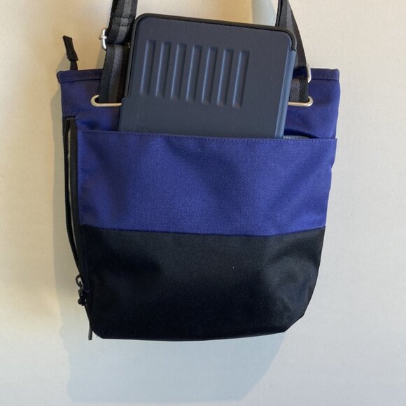 Sherpani Cross Body Bag/Sadie - Picture 5 of 7